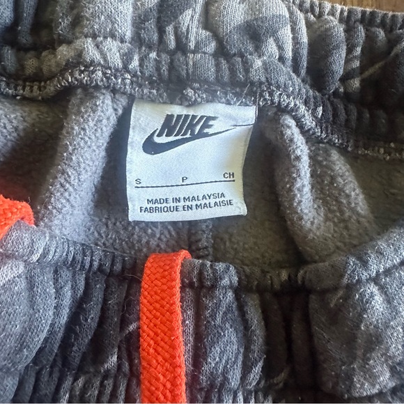 Nike Sweatpants - Picture 6 of 6